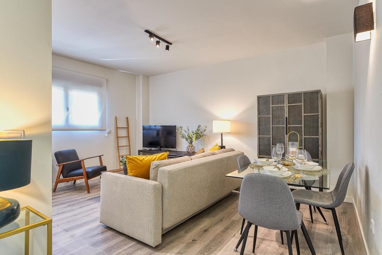 Ab Vialia Estacion Suitemalaga - Parking Экстерьер фото