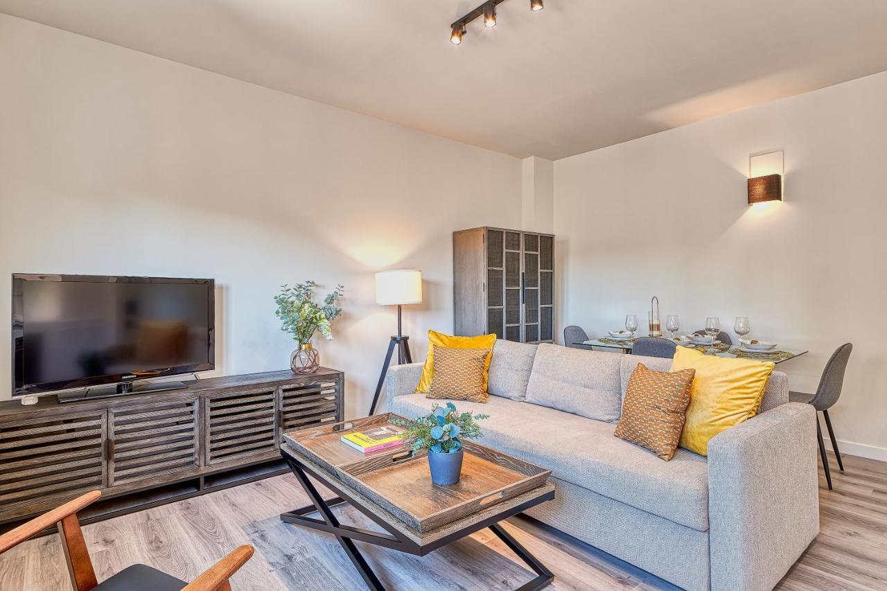 Ab Vialia Estacion Suitemalaga - Parking Экстерьер фото