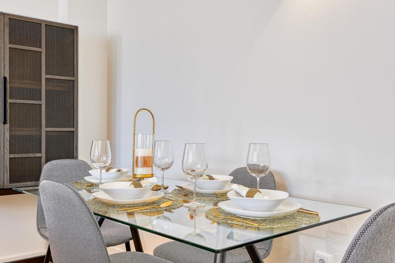 Ab Vialia Estacion Suitemalaga - Parking Экстерьер фото